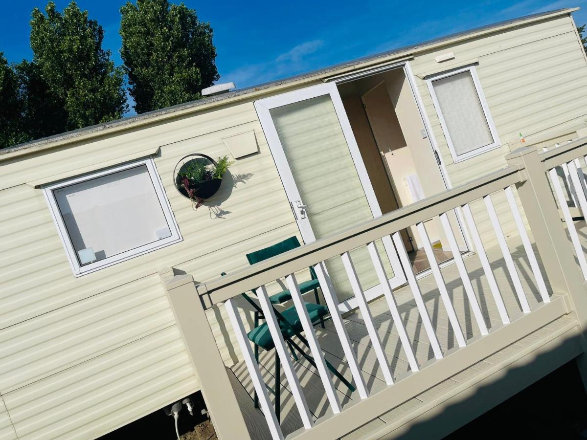 Santana Cosy Campervan Formely Butternut Dymchurch Exterior photo